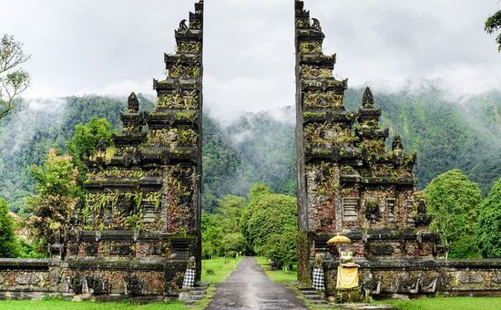 Tropikal Adalar:  Bali (3gece) – Ubud (1gece) – Singapur (1gece)