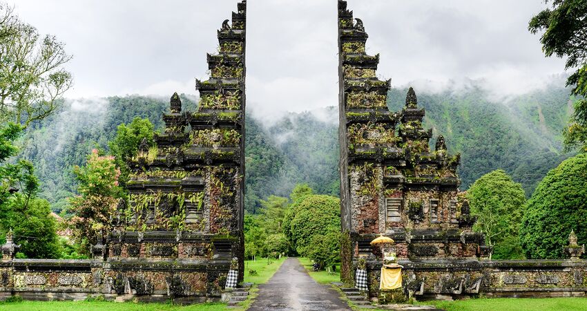 Tropikal Adalar:  Bali (3gece) – Ubud (1gece) – Singapur (1gece)